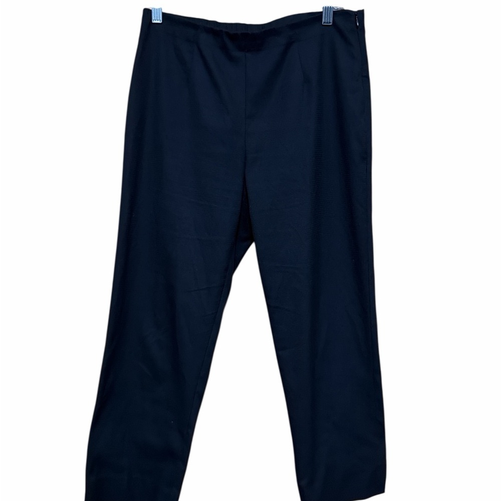 Peace of Cloth Woman’s Black Cropped Pants, Size 8.